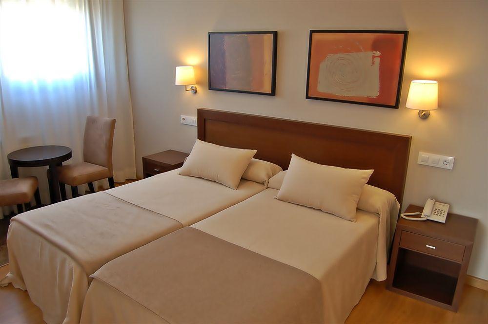 Apartamentos Turisticos Playa De Osmo Corme Εξωτερικό φωτογραφία