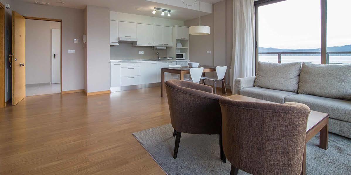 Apartamentos Turisticos Playa De Osmo Corme Εξωτερικό φωτογραφία
